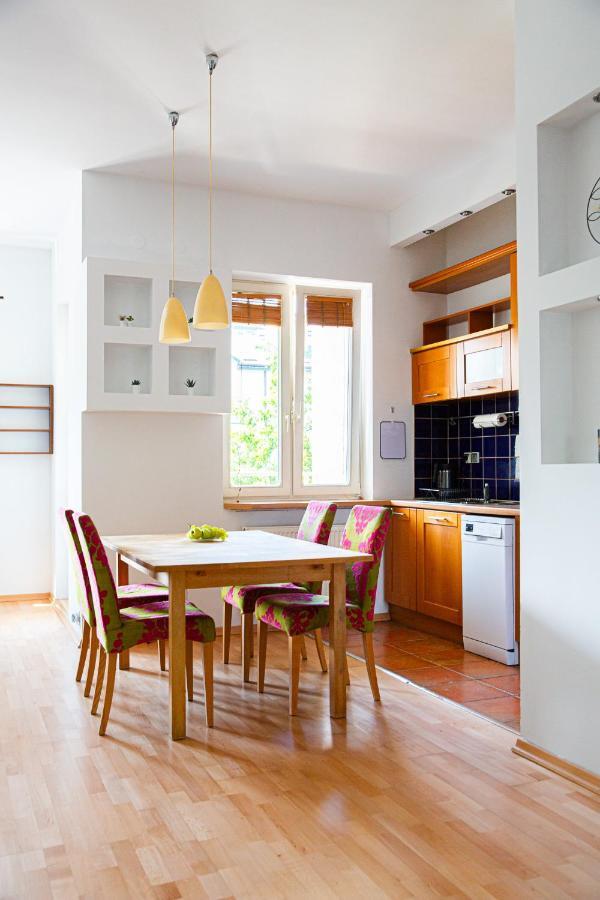 Apartment Ten Apartment Warschau